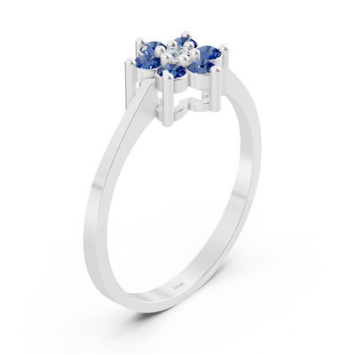 Eleganter Weißgoldring mit Saphiren und Diamanten