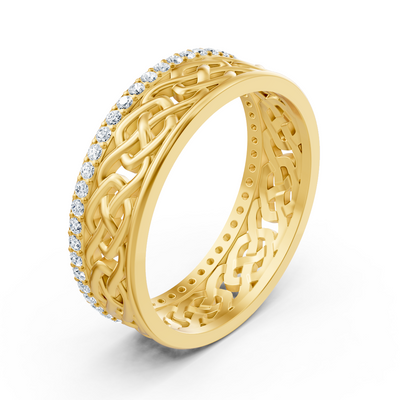 Modern yellow gold ring with round diamonds in prong design