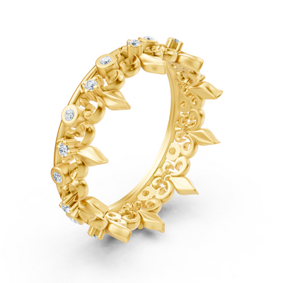 Yellow gold ring with round diamonds in prong and bezel design
