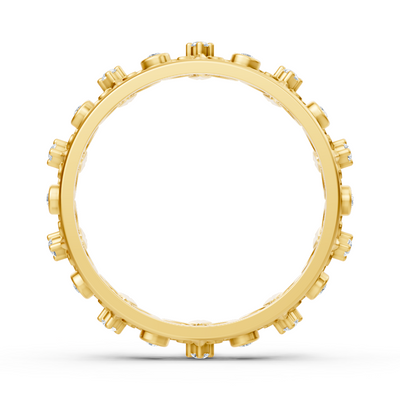 Yellow gold ring with round diamonds in prong and bezel design