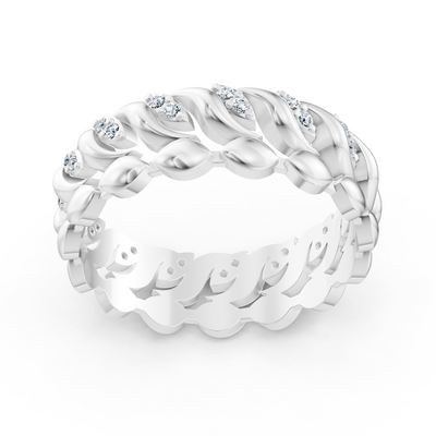 Zarter Weissgold Ring mit Diamanten im Herzranken Design