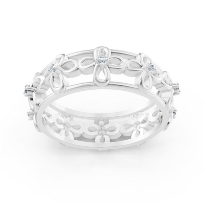 Elegant white gold ring with round diamonds in prong design